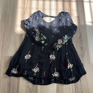 Free People! Chic Black Floral Embroidered Women's Dress!